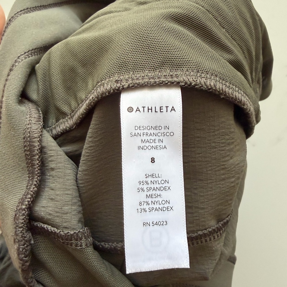 Athleta Trekkie North Jogger Olive Green Pants Size 8 Lightweight Travel Hiking - Picture 8 of 9